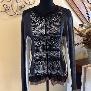 Gimmicks by BKE Black and White Patterned Cardigan with Black Lace Accents